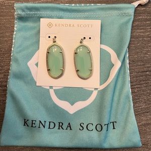 Kendra Scott Earrings. Barely worn. Medium in size.